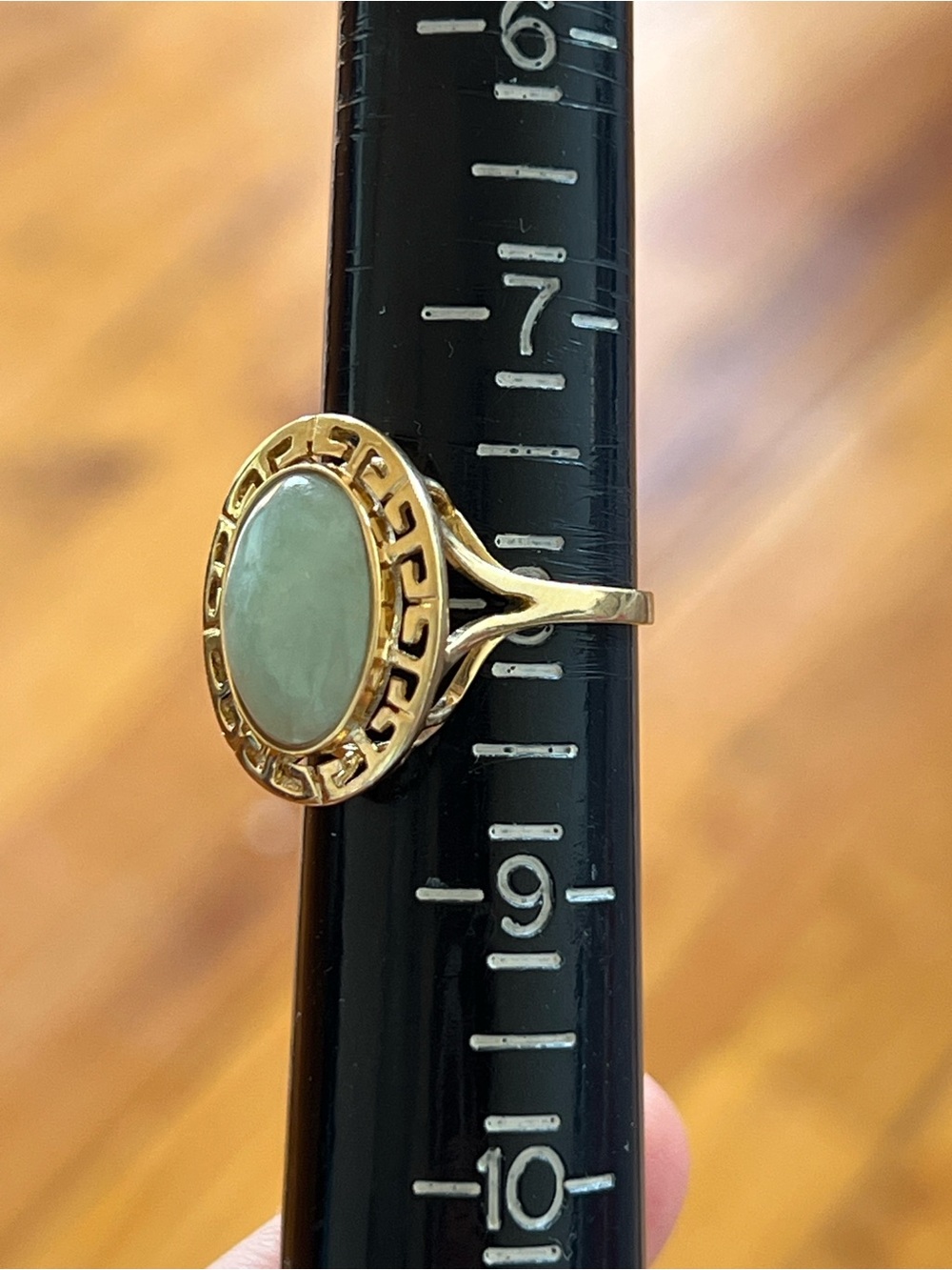 14k Gold Green Jade Oval Statement Ring - Picture 8 of 9
